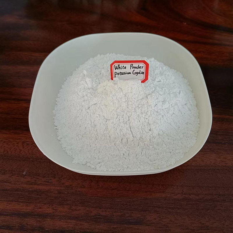 পটাশিয়াম ক্রায়োলাইট জলে অদ্রবণীয় সাদা পাউডার যা ওয়েল্ডিং, সোল্ডারিং এবং অ্যালুমিনিয়াম উৎপাদন প্রক্রিয়ায় ফ্লাক্স হিসাবে ব্যবহৃত হয়