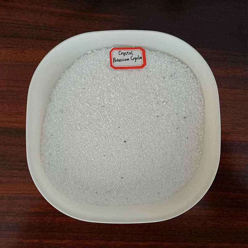অ্যালুমিনিয়াম গলনের জন্য অপ্টিম্যাল পারফরম্যান্সের জন্য অনন্য উপাদান দিয়ে তৈরি উদ্ভাবনী পটাসিয়াম ক্রিয়োলাইট
