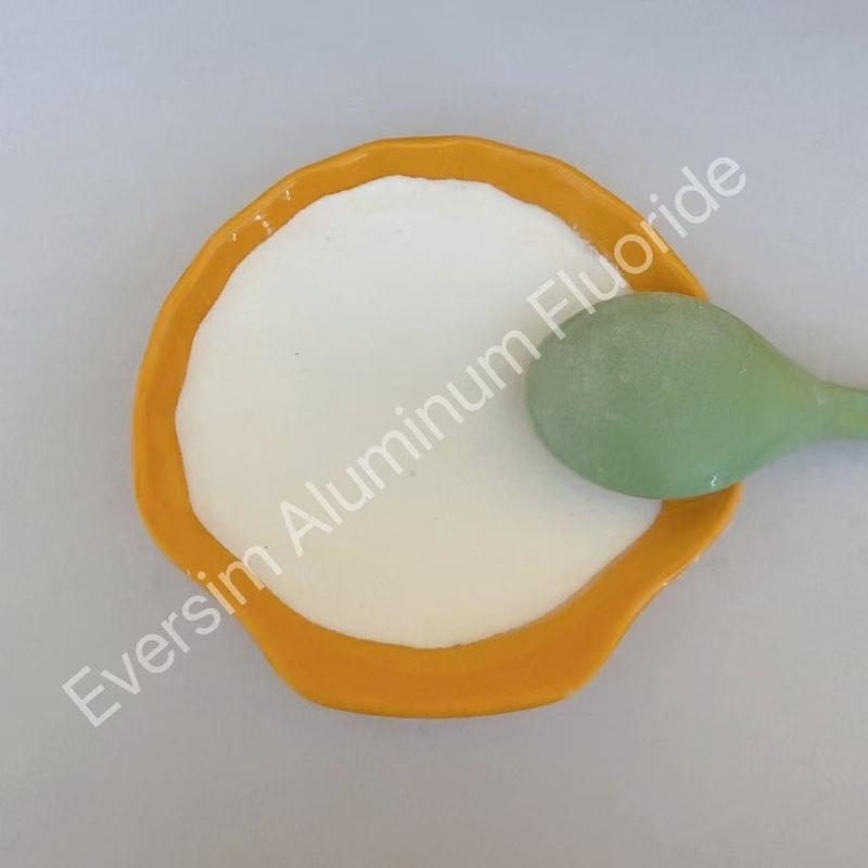 উচ্চ বিশুদ্ধতা সিএএস নং 7784-18-1 হোয়াইট স্যান্ডি অ্যালুমিনিয়াম ফ্লোরাইড AlF3 ফ্লাক্স জন্য এনামেল গ্লেজ