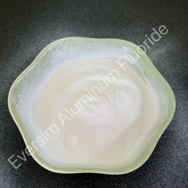 শীর্ষ মানের CAS7784 - 18 - 1 হোয়াইট স্যান্ডি অ্যালুমিনিয়াম ফ্লোরাইড AlF3 ইলেক্ট্রোলাইটিক অ্যালুমিনিয়াম শিল্পের জন্য